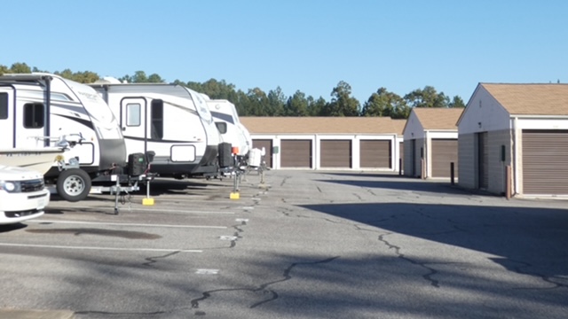 Lower Parking in Midlothian, VA